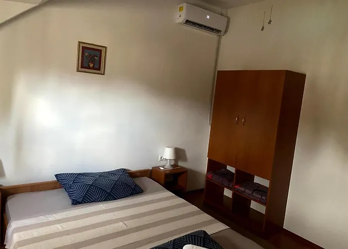 Hanna Szobái 3*